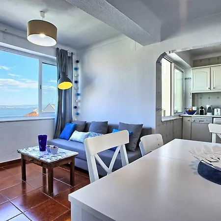 Centre Avec Vue Incroyable Sur La Mer * Lissabon