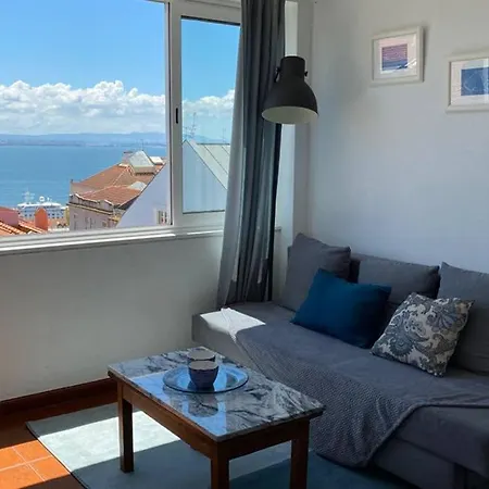 Centre Avec Vue Incroyable Sur La Mer Daire